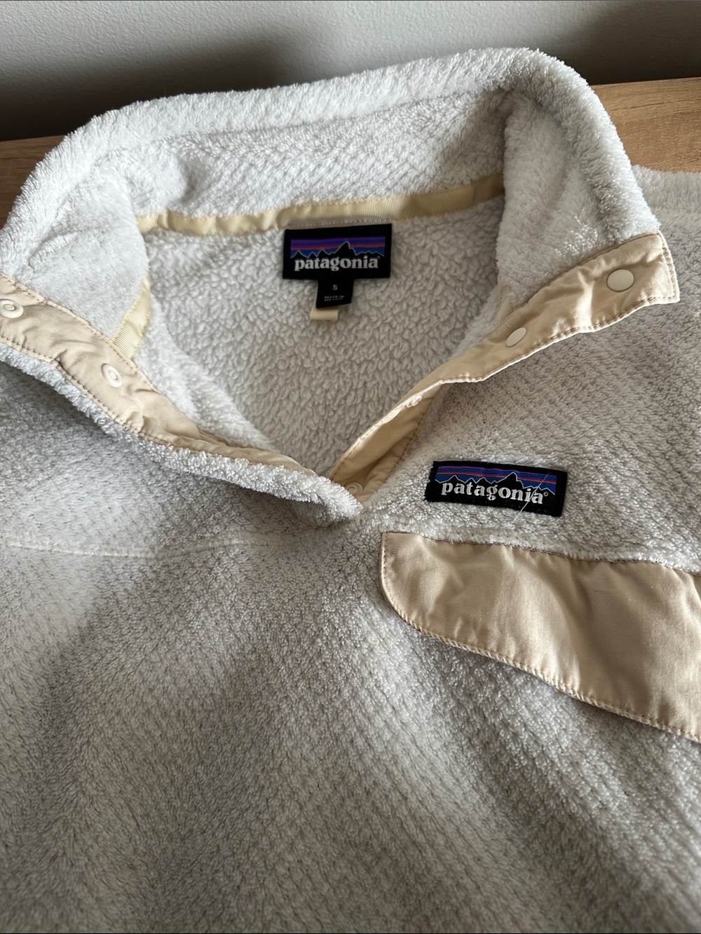 Patagonia Cream-White Quarter-Snap Fleece Pullover - Picture 2 of 3